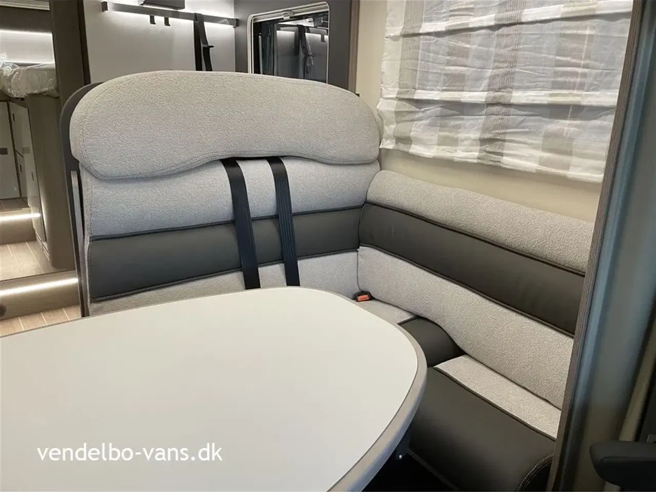 Billede 8 - 2025 - Rollerteam Zefiro 285 TL   Zefiro det helt nye 2025 look med enkeltsenge og vario bad