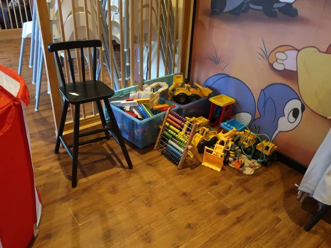 Billede 4 - Diverse fra legehjørnet