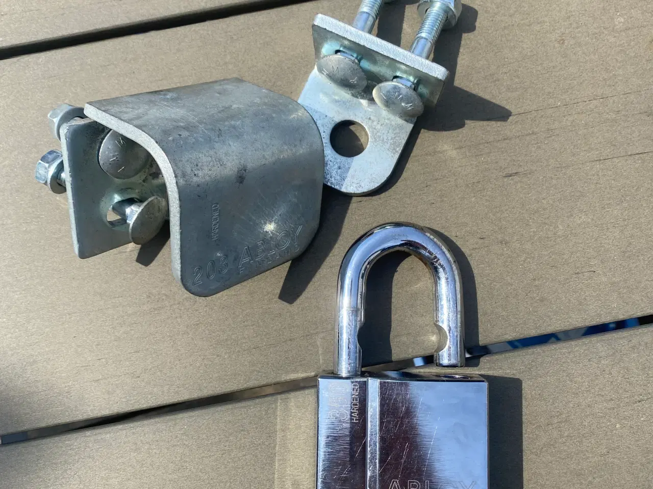 Billede 2 - Kraftigt hængelås-sæt - ABLOY hængelås + beslag