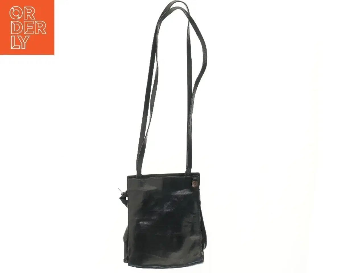 Billede 2 - Sort skuldertaske fra Adax (str. 25x22 cm)