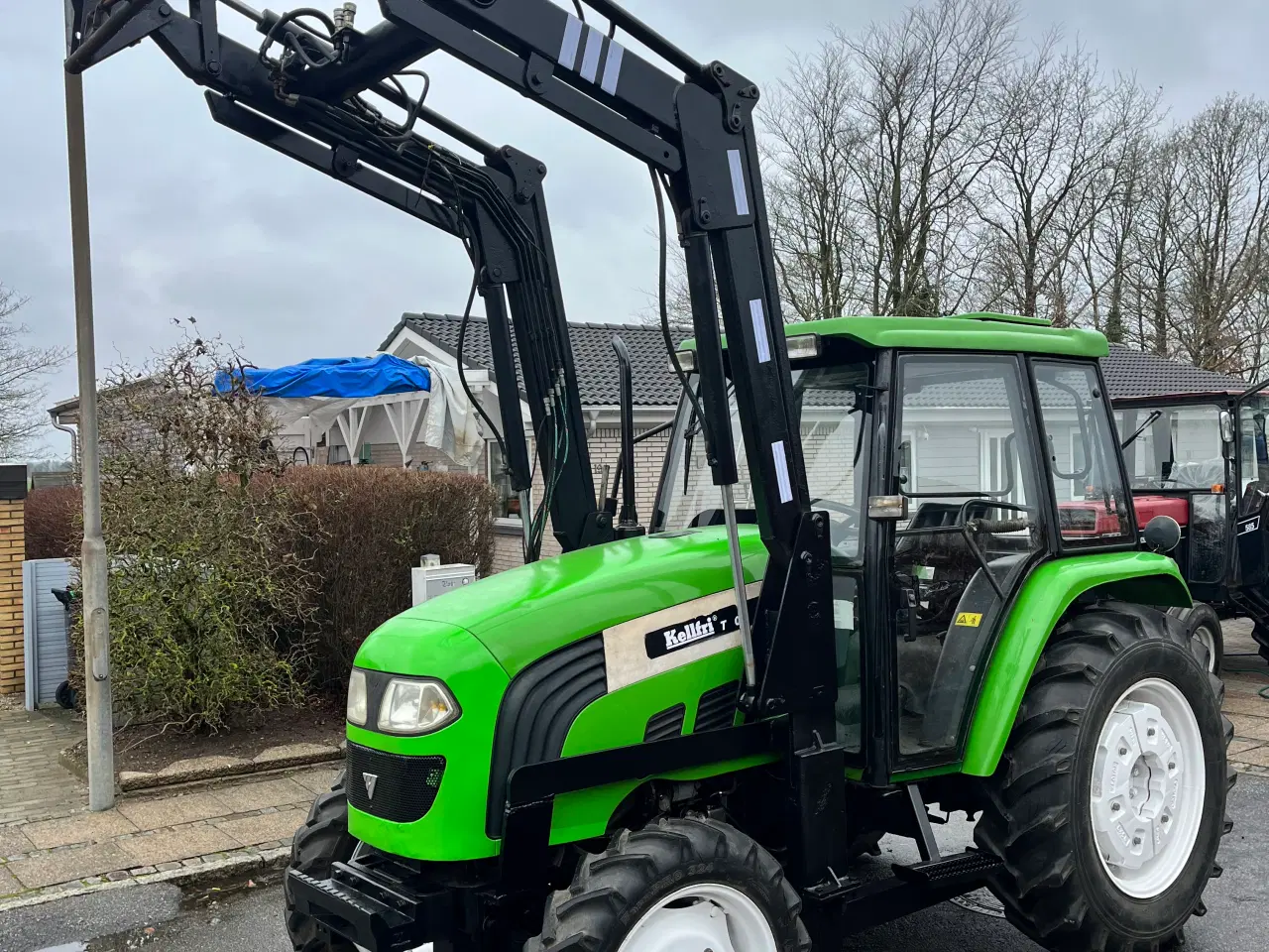 Billede 1 - Foton traktor med frontlæsser 