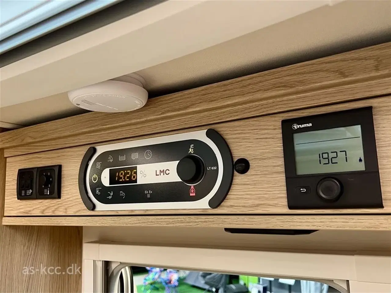 Billede 24 - 2025 - LMC Cruiser V646 LMC Cruiser V646 70års jubilæums med 2 enkelt senge og Automatgear.