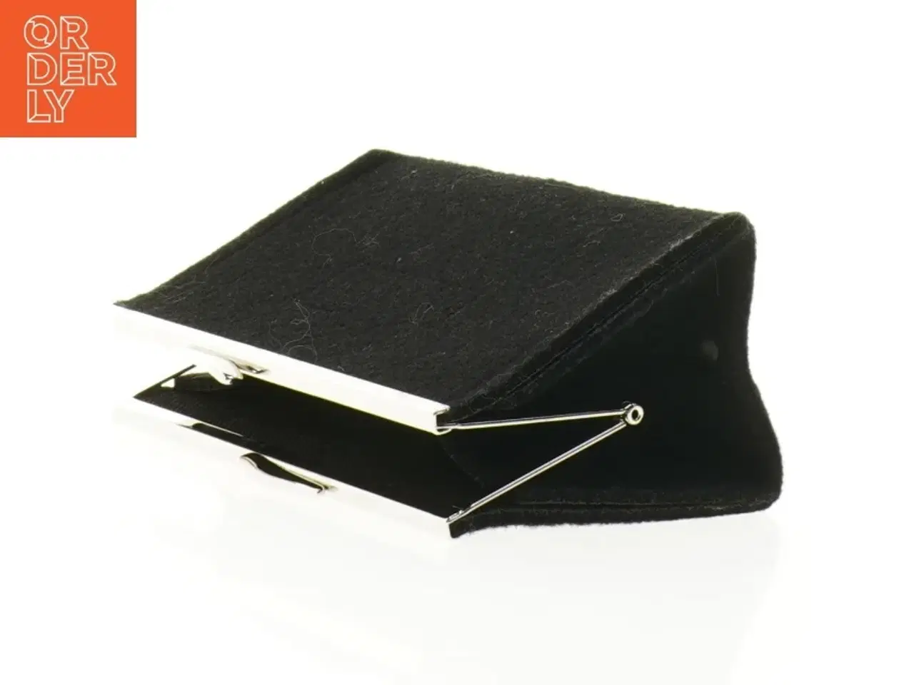 Billede 5 - Broderet stofpung med metal lukning fra Goshico (str. 16 x 11 x 7 cm)