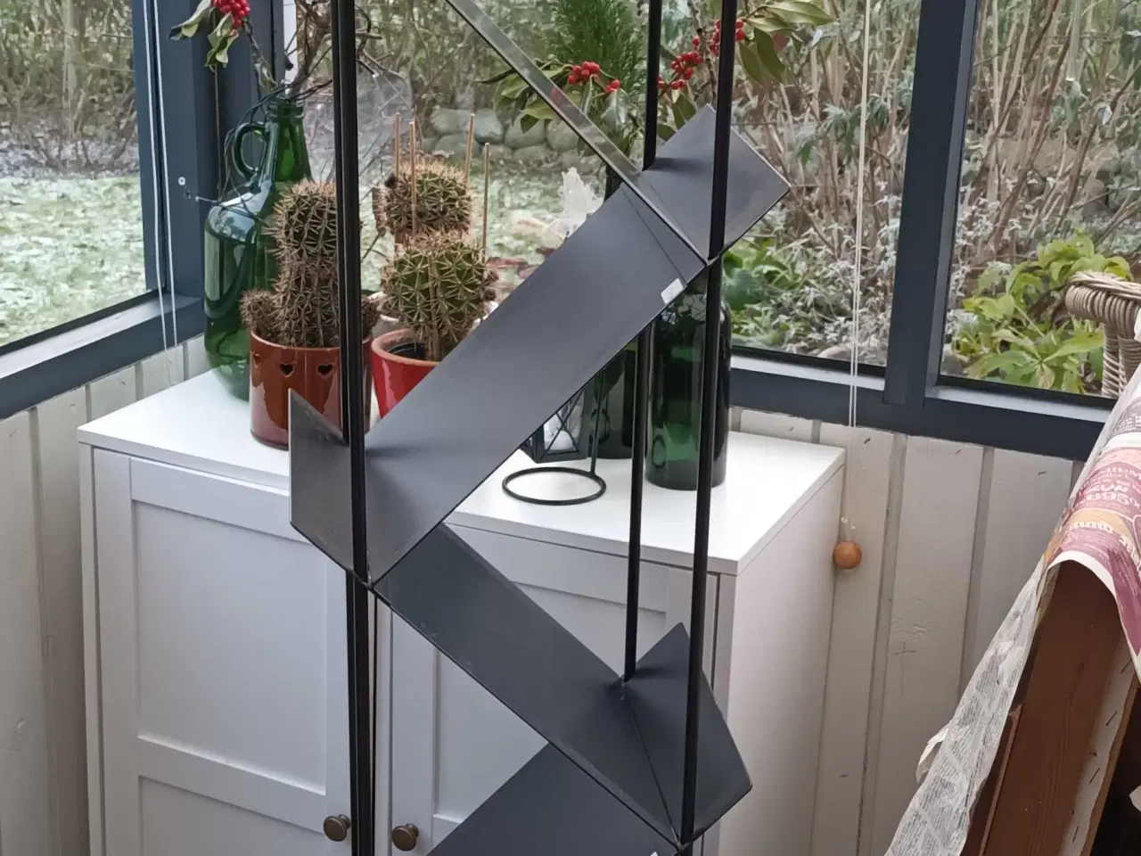 Billede 2 - Holder til bøger/blade