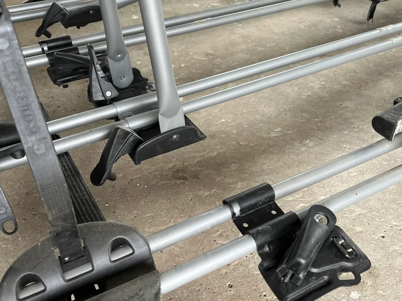 Billede 5 - 4 x Thule cykelholdet Freeride + tagbøjle