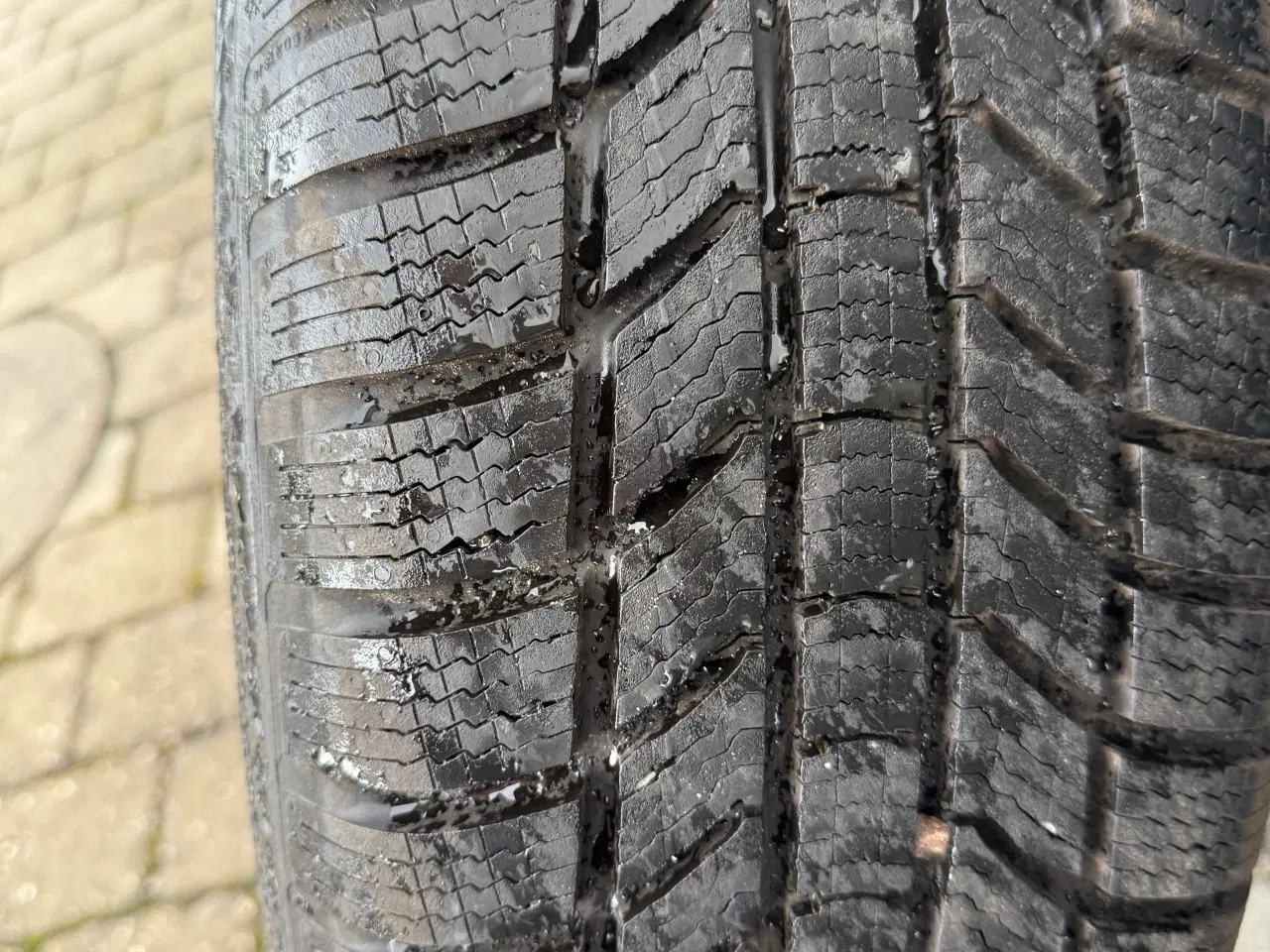 Billede 3 - Vinterdæk på alufælge 