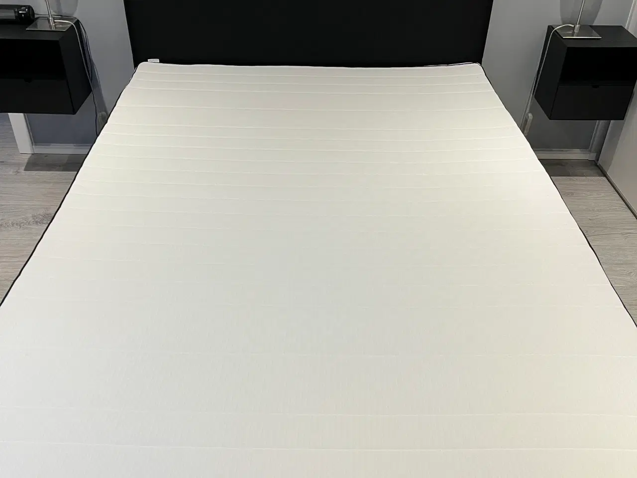 Billede 2 - Boxmadras 140x200 cm med topmadras og sengegavl