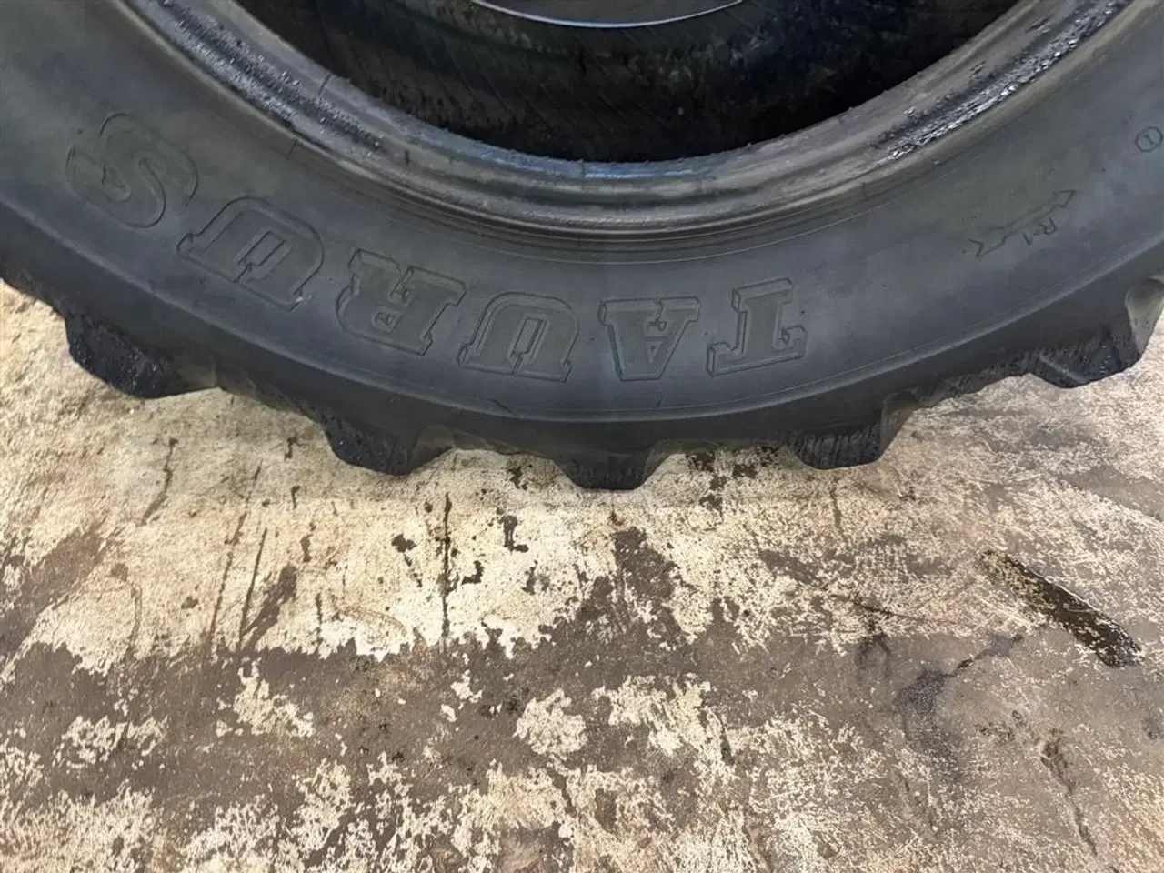 Billede 4 - Taurus 16.9R28 420/85R28