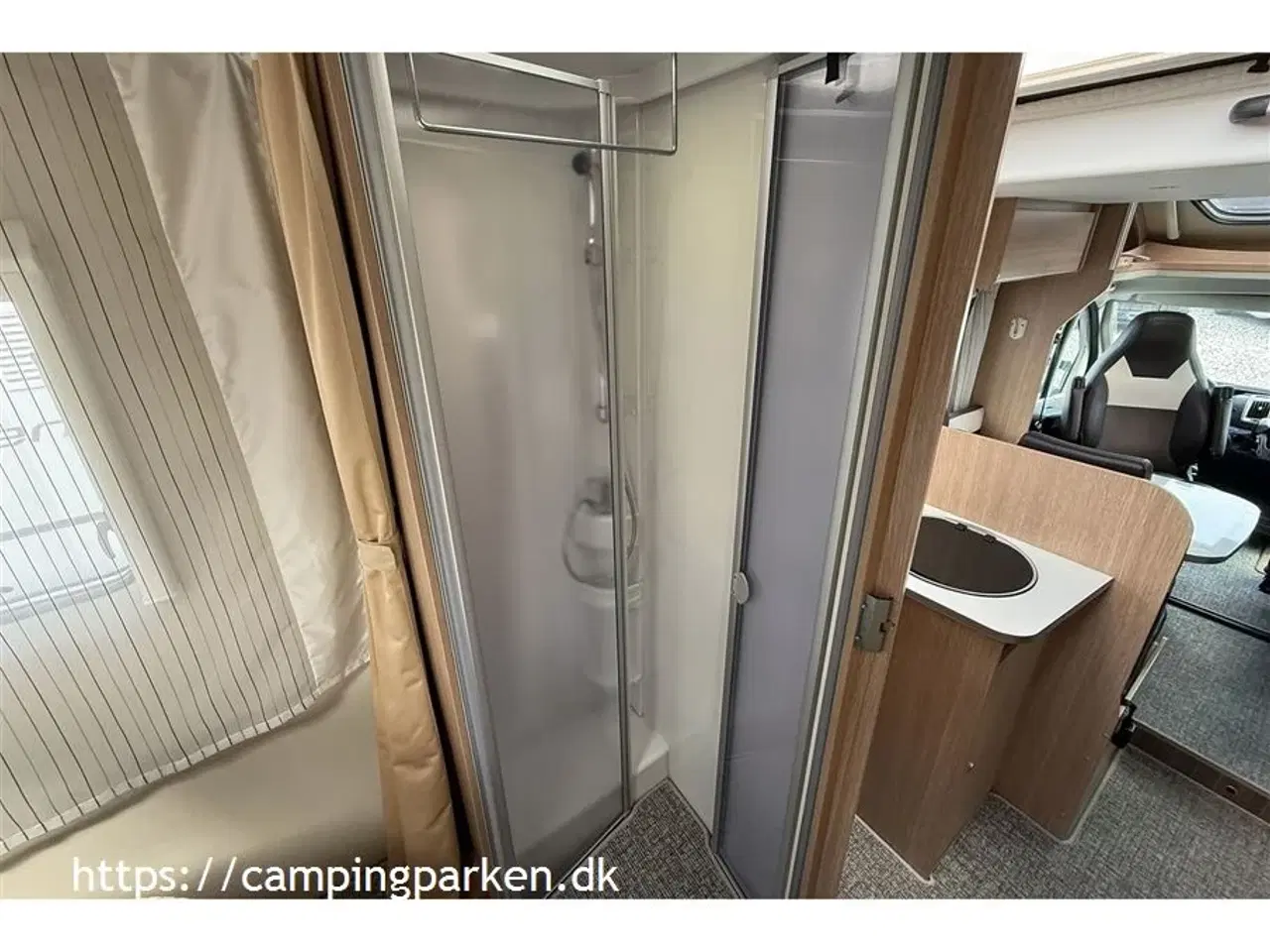 Billede 10 - 2017 - SunLight   Brugt autocamper med queensbed, sænkeseng og automatgear