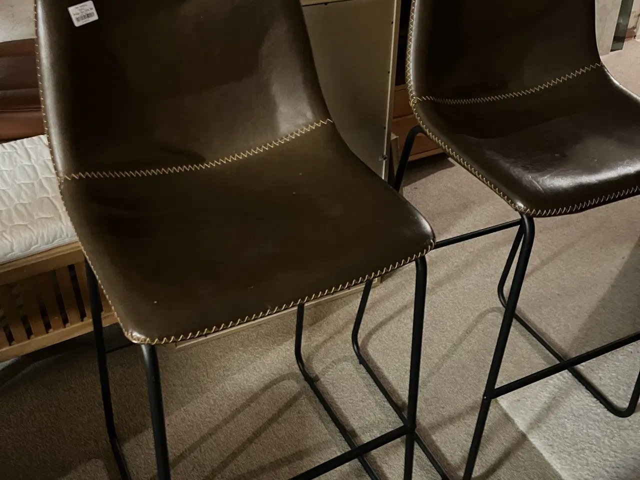 Billede 1 - Barstole med lækre lædersæder