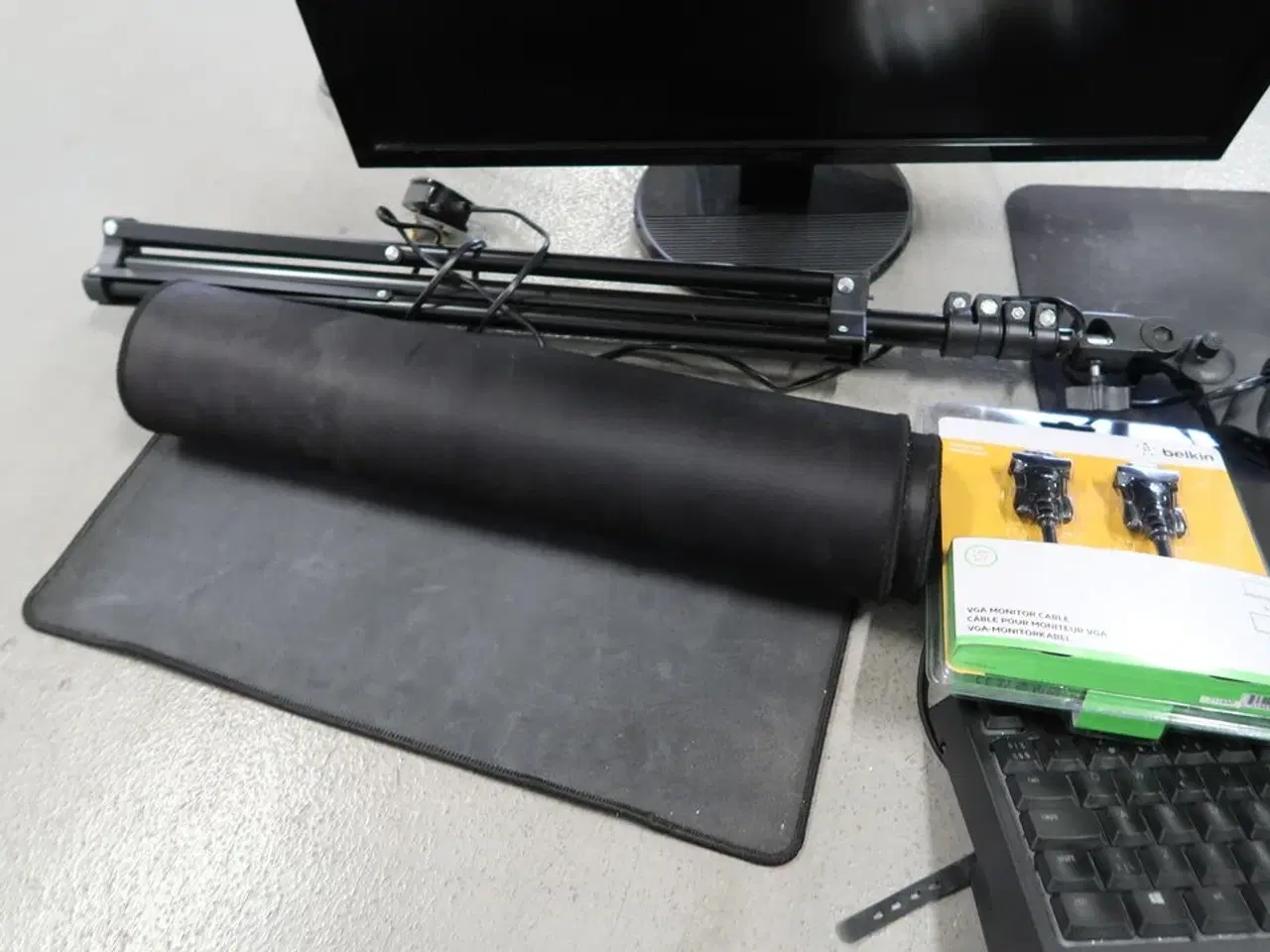 Billede 7 - 4 stk. computerskærme ACER K242HL, DELL m.fl. samt div. It-udstyr