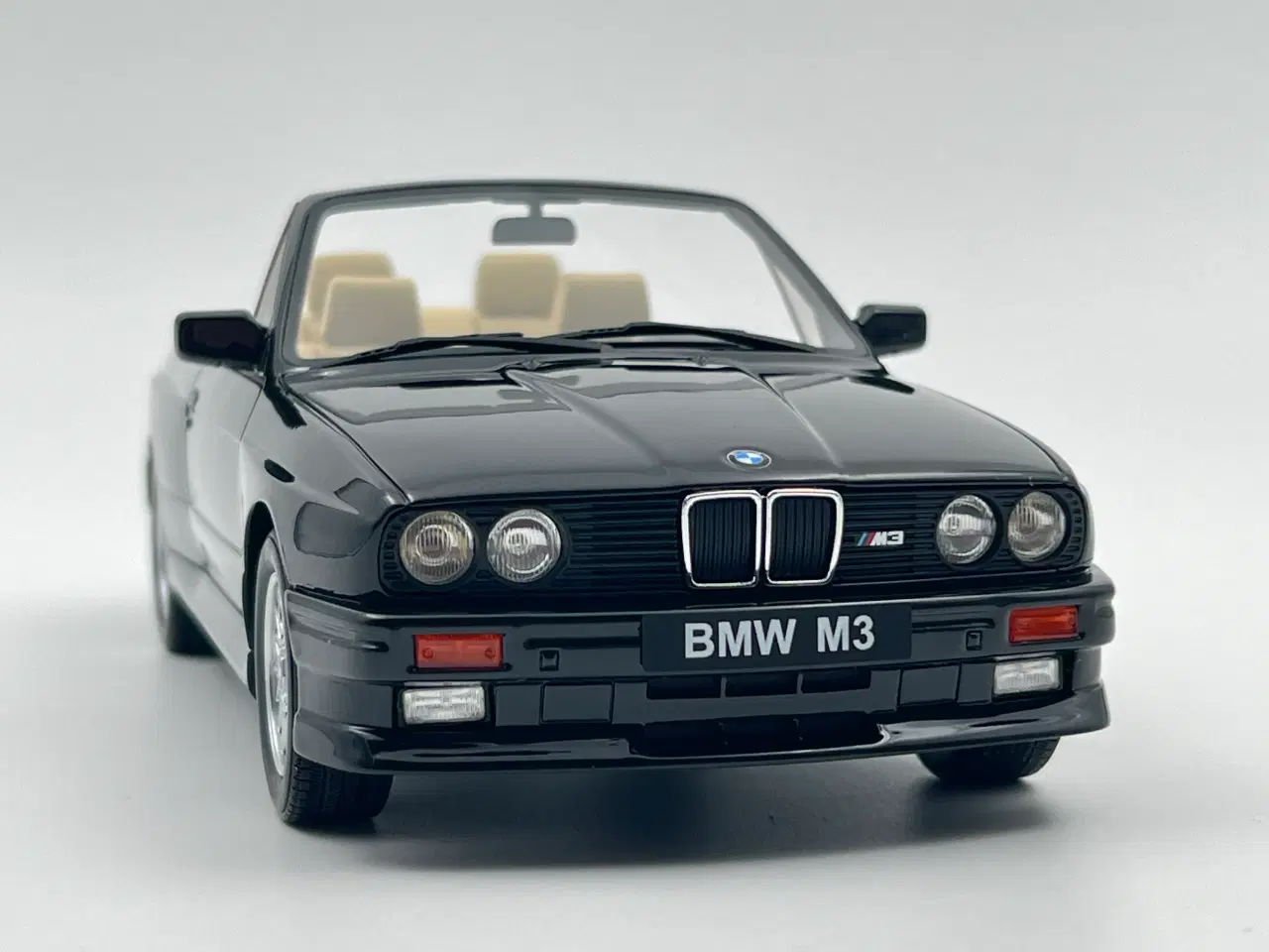 Billede 9 - 1989 BMW M3 Cabriolet 1:18  Type: E30  