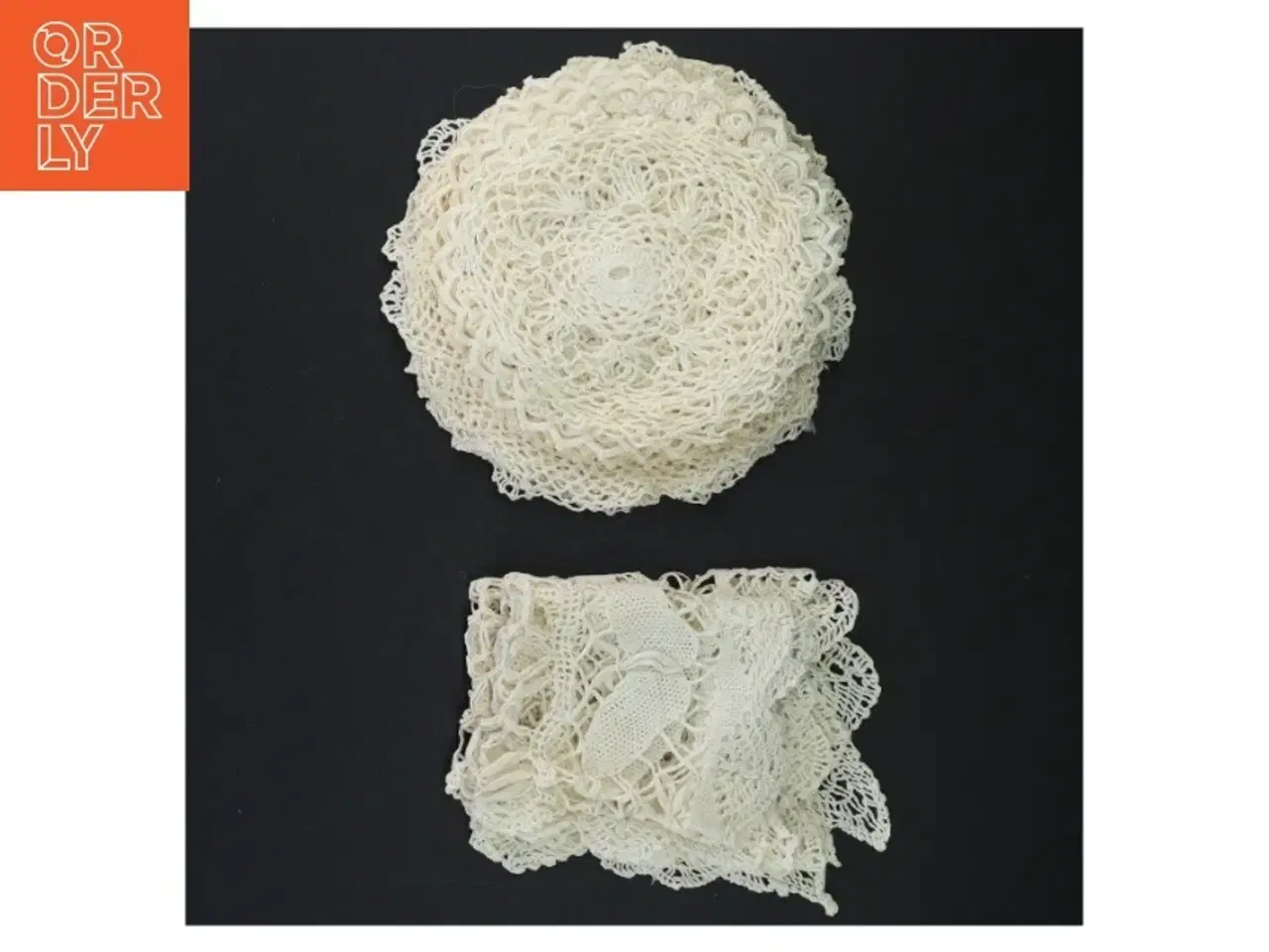 Billede 3 - Hæklet borddug og bordskånere sæt