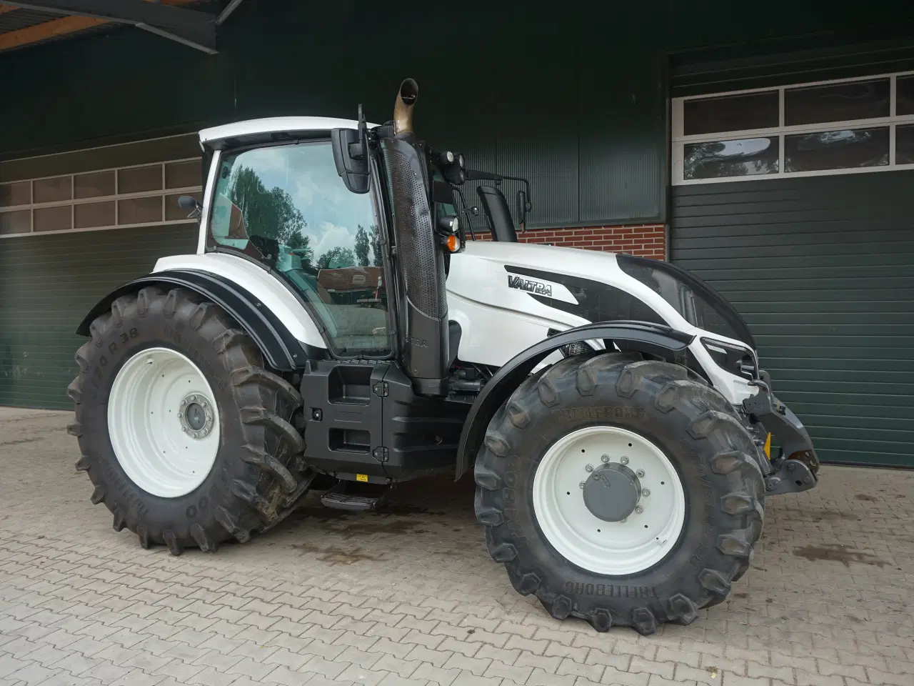 Billede 1 - Valtra T214 direct kun 3260 timer front-pto