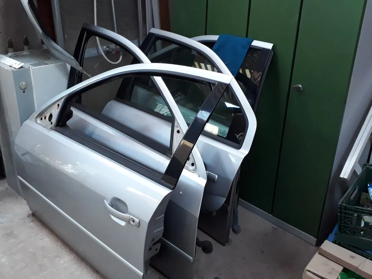 Billede 1 - Døre + del til Ford Mondeo årg. 2005 grå.