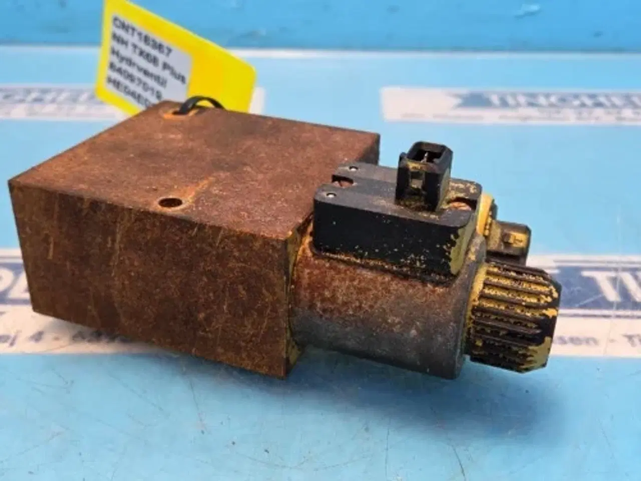 Billede 4 - New Holland TX68 Hydraulikventil 84097019