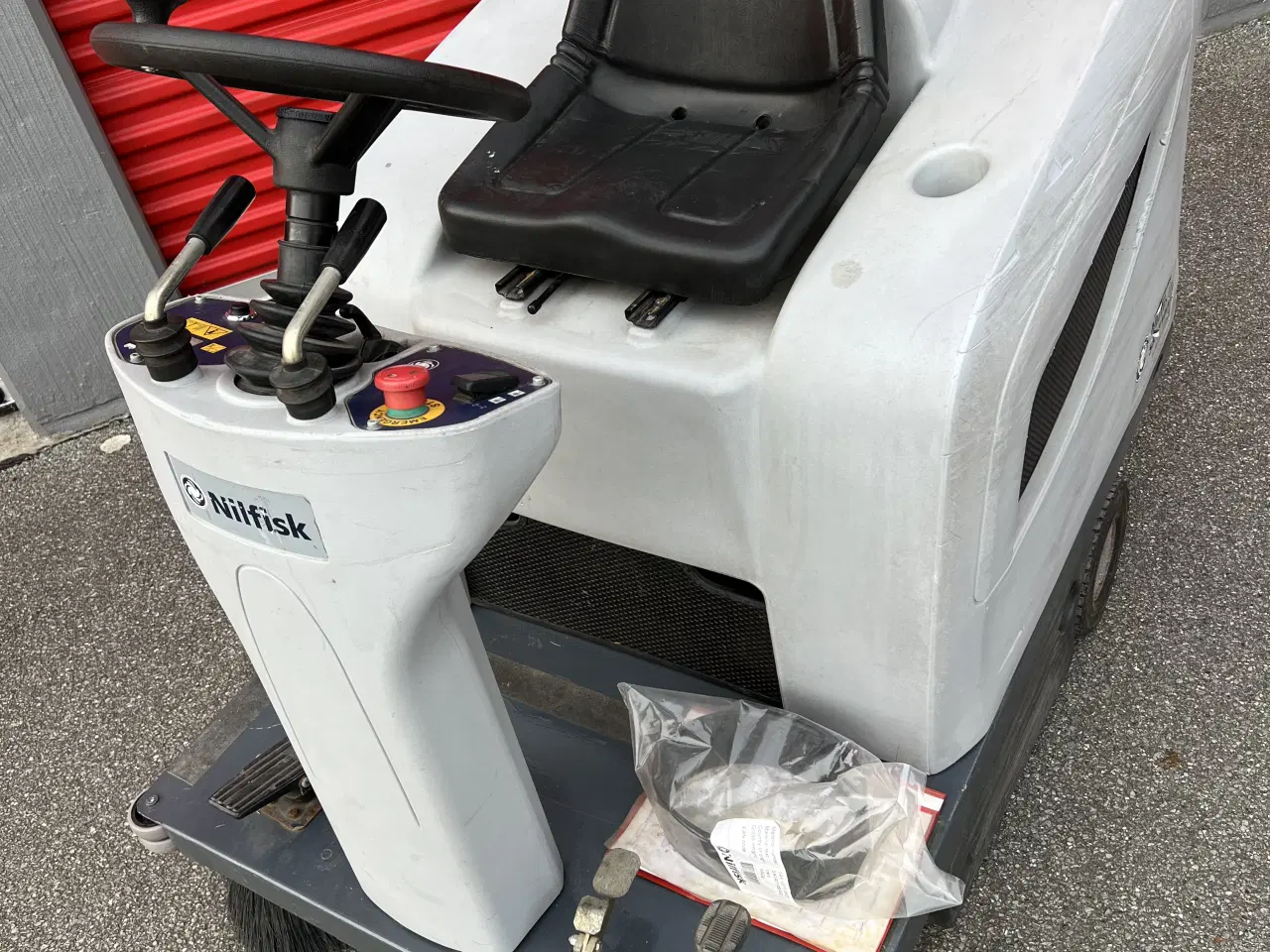 Billede 1 - Nilfisk SR 1100S Fejemaskine