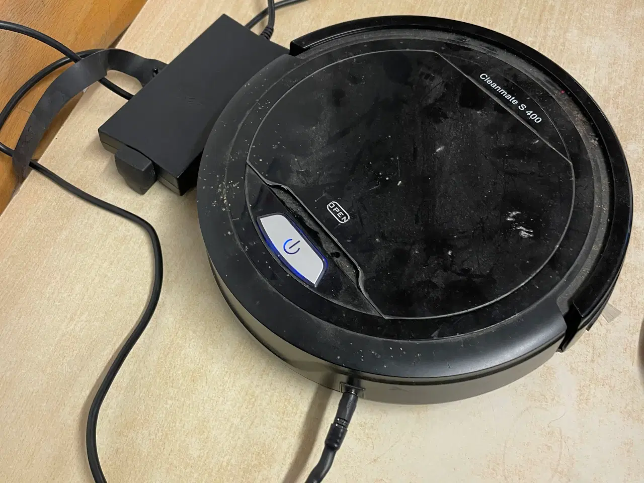 Billede 1 - Robot støvsuger med  strømforsyning 