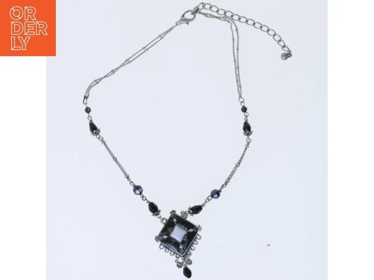 Billede 1 - Sølvhalskæde med sort vedhæng (str. 45 cm)