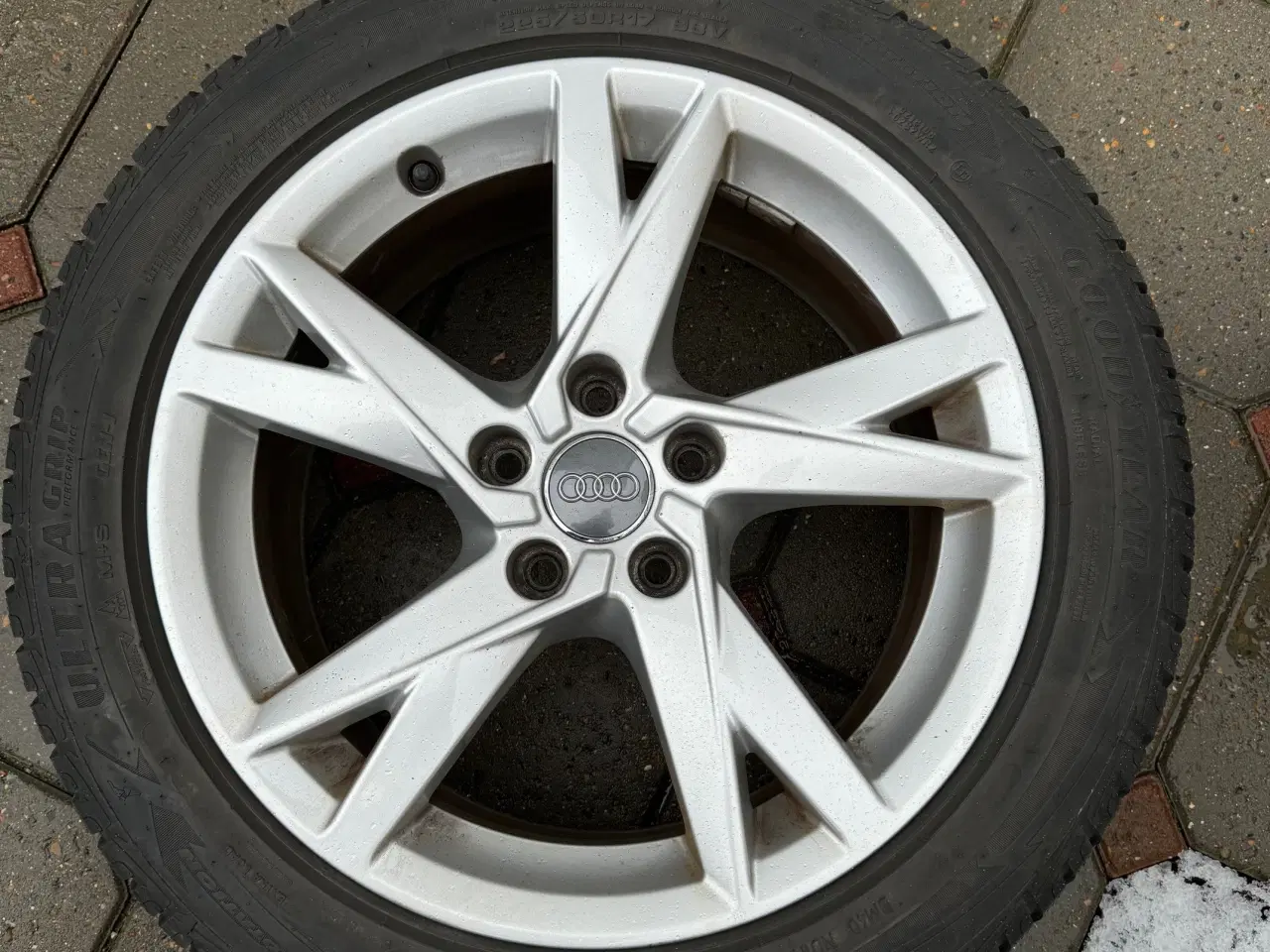 Billede 1 - Vinterhjul Audi A4 original 225/50 R17 Goodyear