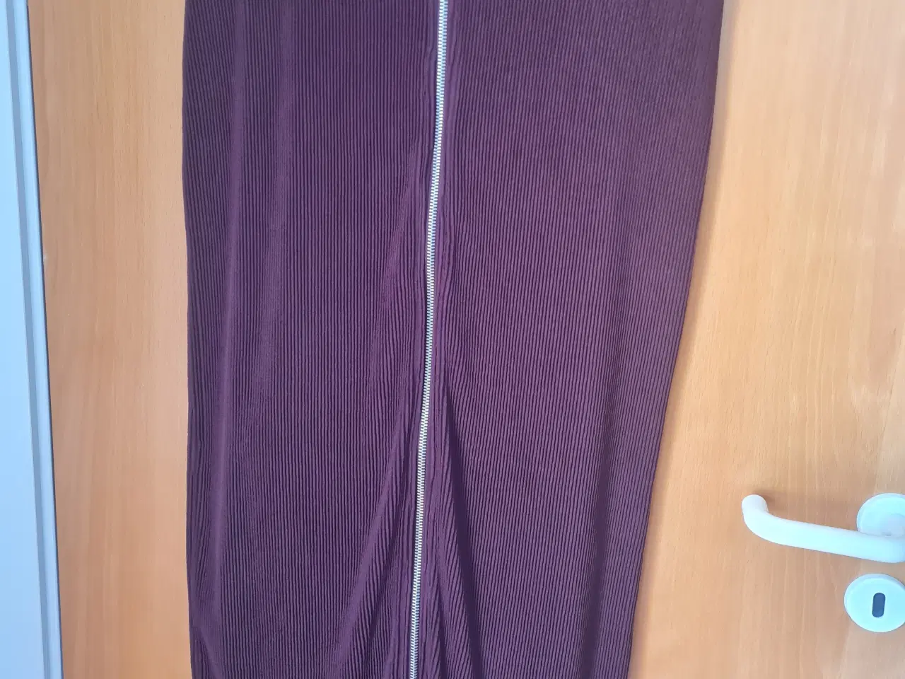 Billede 1 - Lang nederdel str 44 H&M 