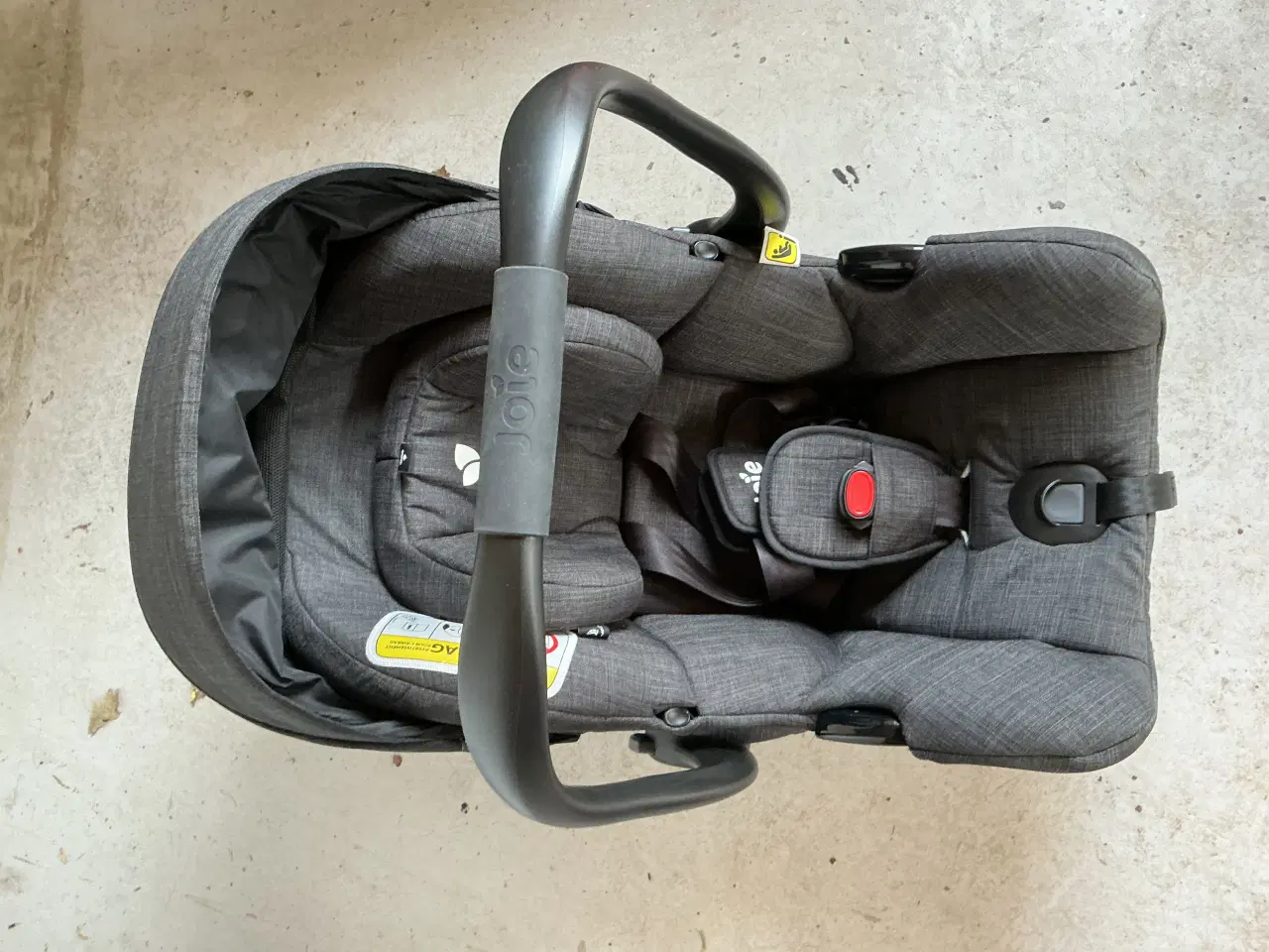 Billede 1 - Joel babyautostol med base. Som ny. Med isofix