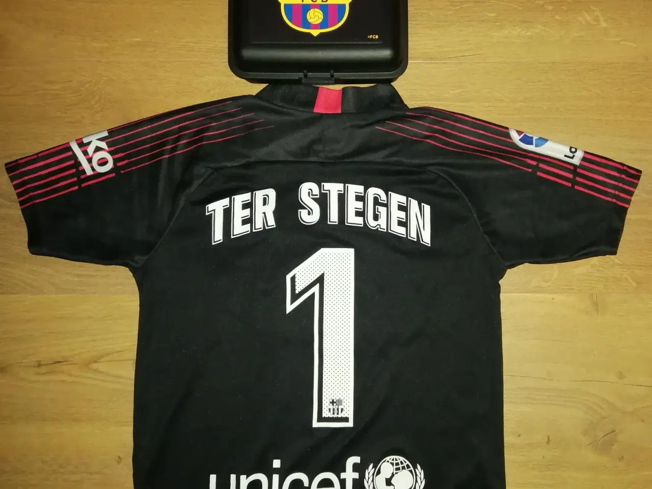 Billede 2 - FC BARCELONA, TER STEGEN 2018-19, STR. 10 ÅR, FLOT