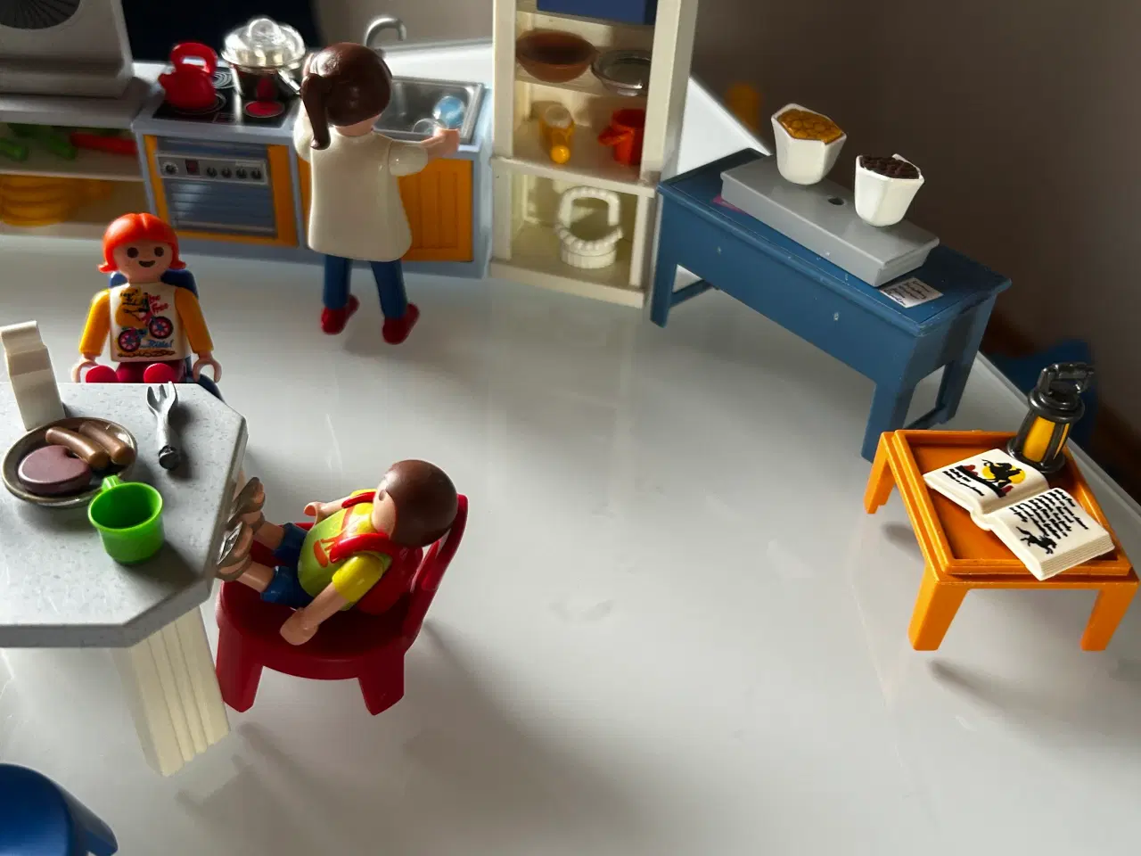 Billede 3 - Playmobil køkken med figurer