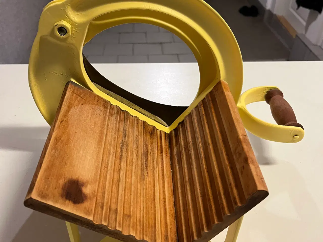 Billede 1 - Fin gammel brød skærer ny malet 