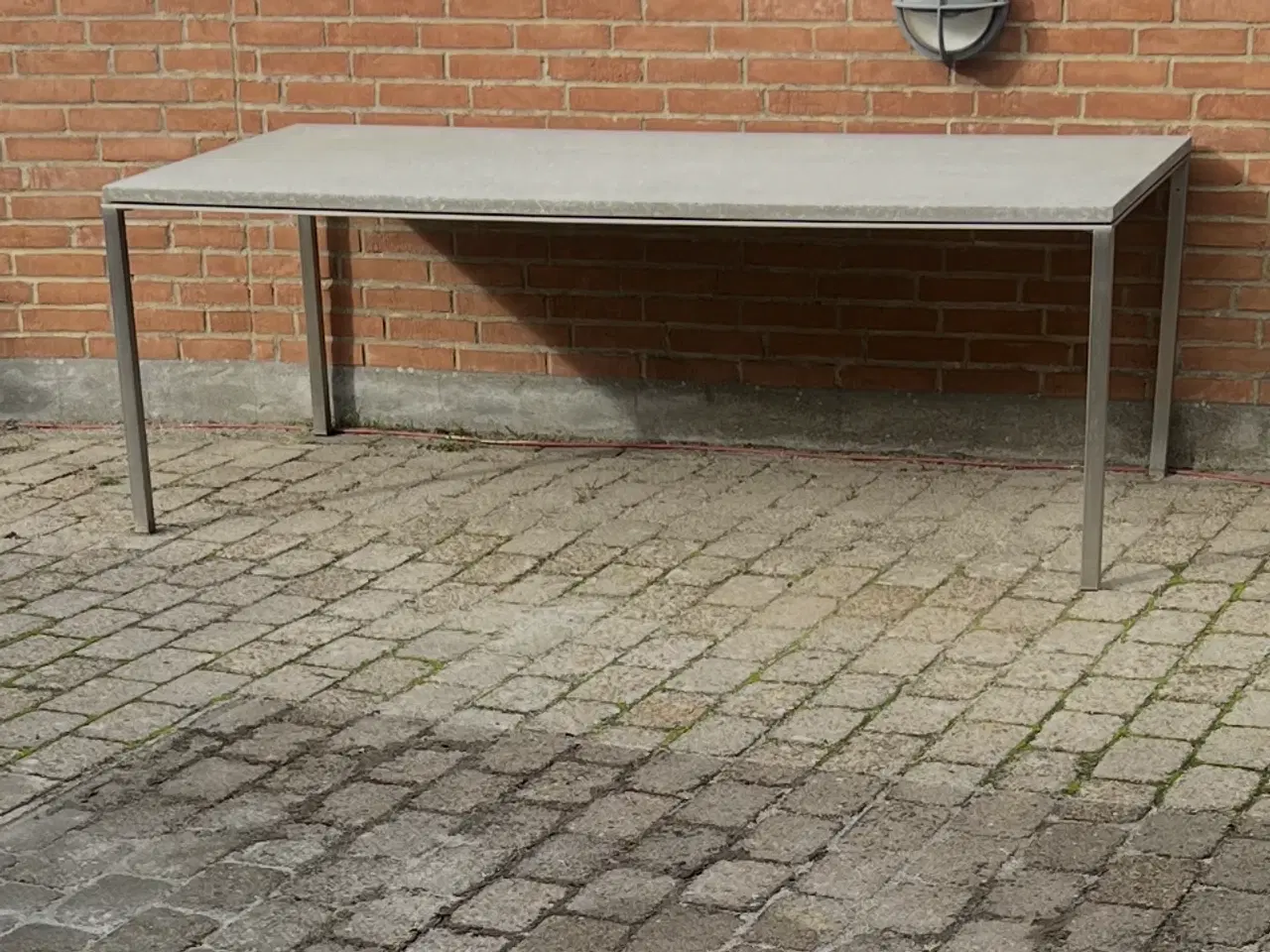Billede 1 - Beton havebord 