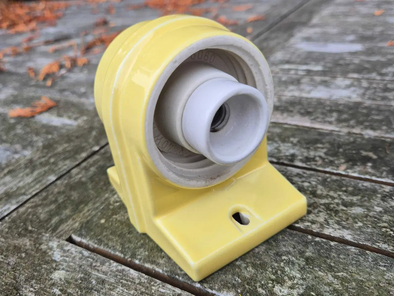 Billede 6 - Gul badeværelseslampe fra Ifö