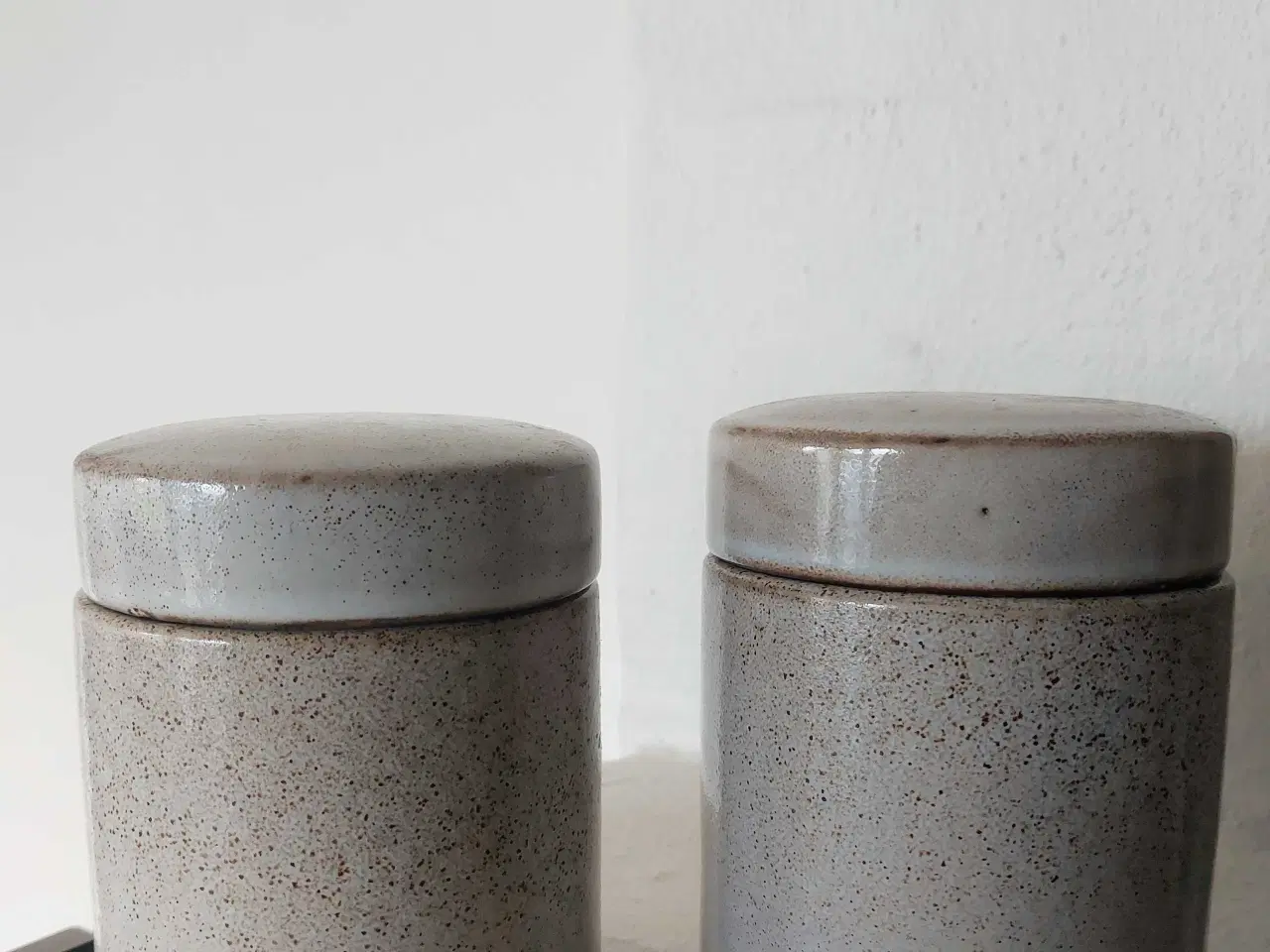 Billede 2 - Rustikke keramik krukker – Sæt med 2 | 