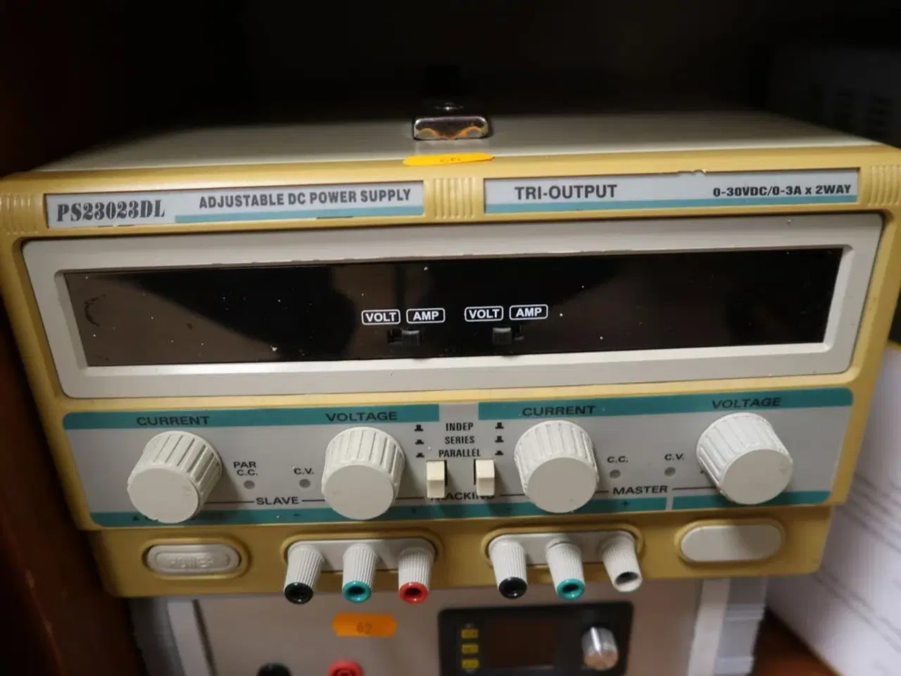 Billede 1 - Justerbar DC strømforsyning PS23023DL