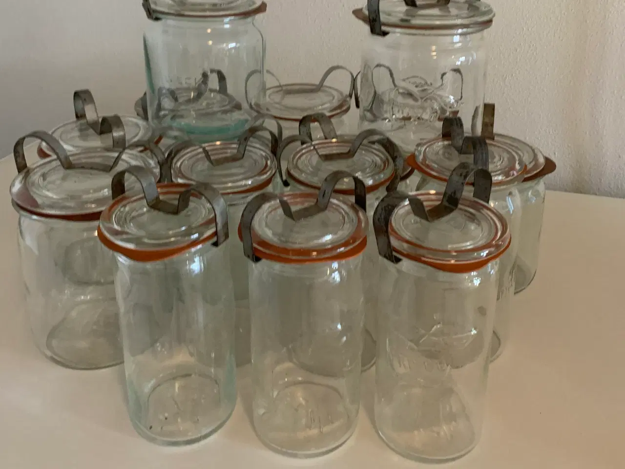 Billede 2 - Mælkeflasker og henkogningsglas.