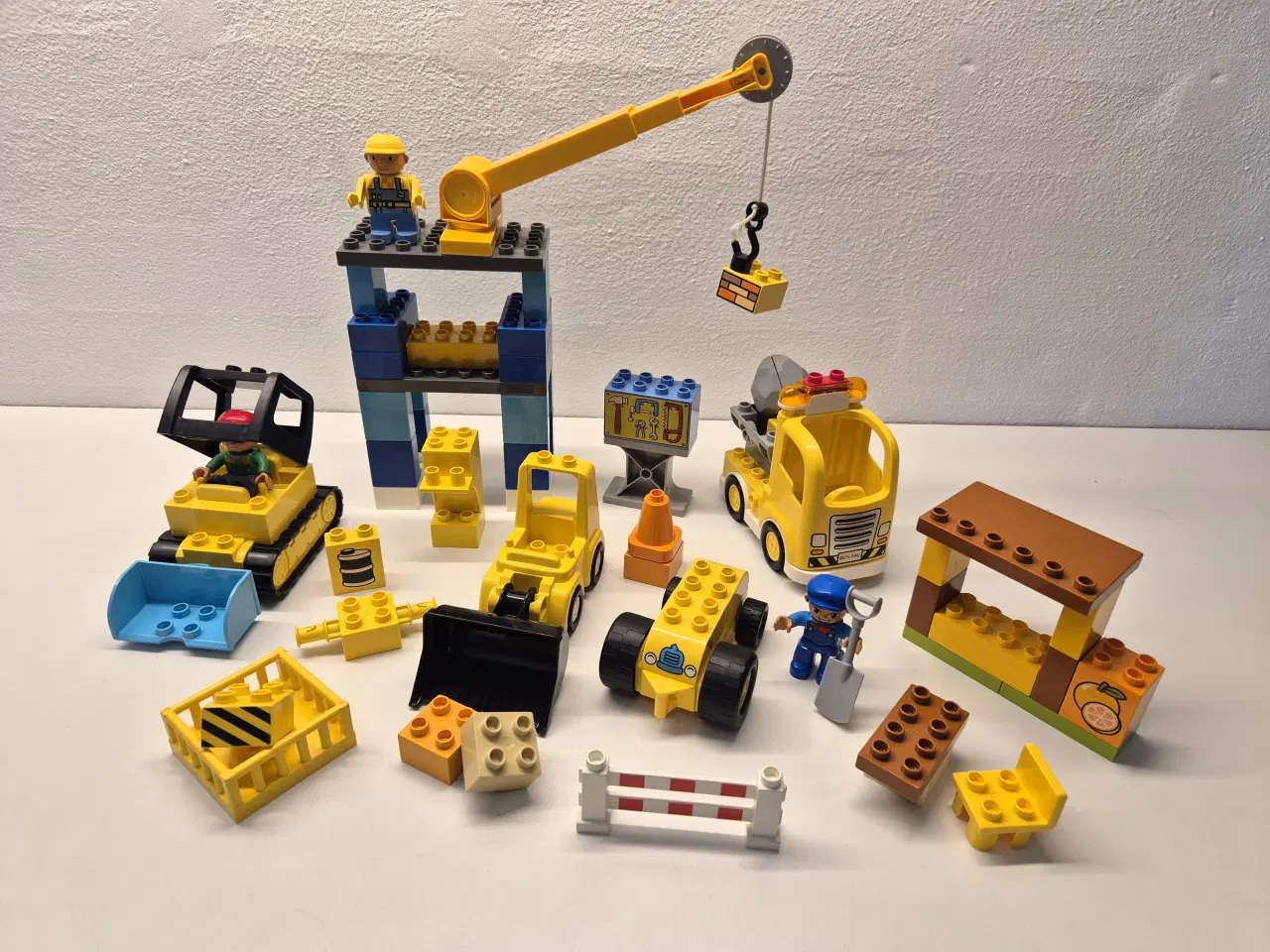 Billede 1 - Duplo Byggeplads, Lastbil, Gravemaskine samt forsk