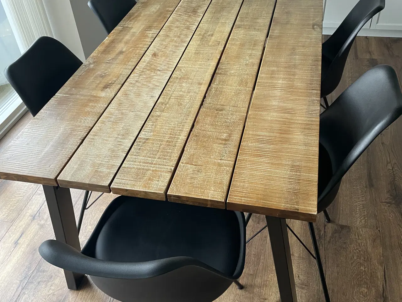 Billede 1 - Spisebord + 6 stole.