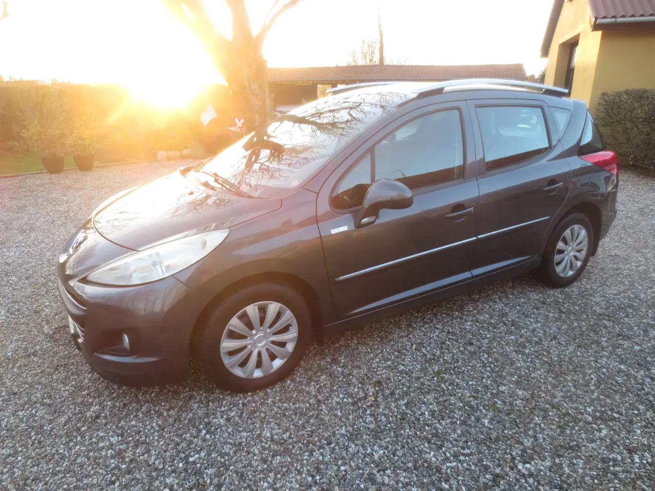 Billede 7 - Pæn Peugeot 207 1.4 i St-Car Nysynet. 