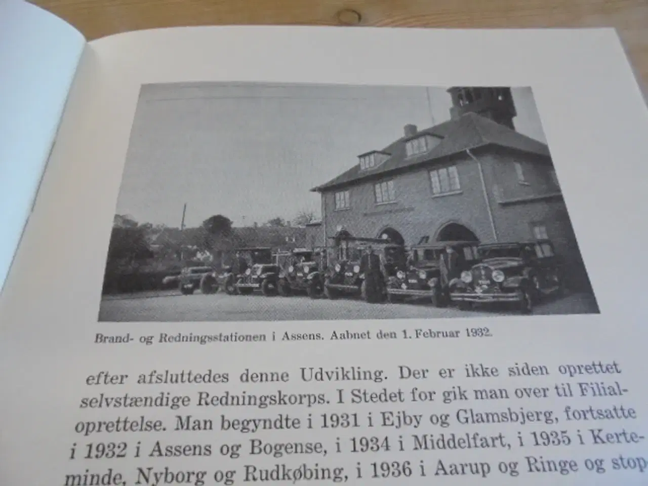 Billede 2 - Falck på Fyn i 25 år – udgivelse fra 1944  