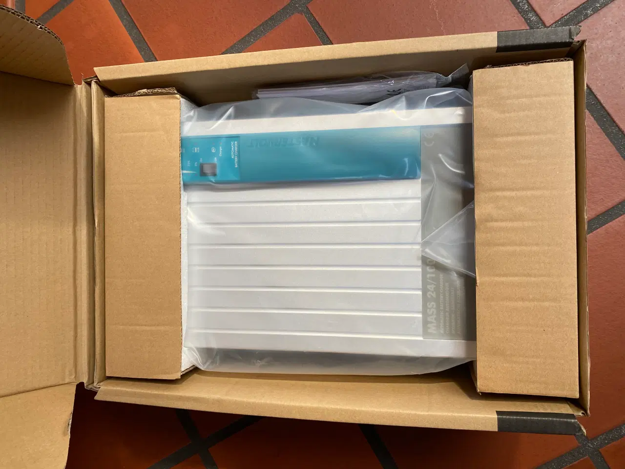 Billede 2 - Mastervolt Mass 24/100 batteriopladere