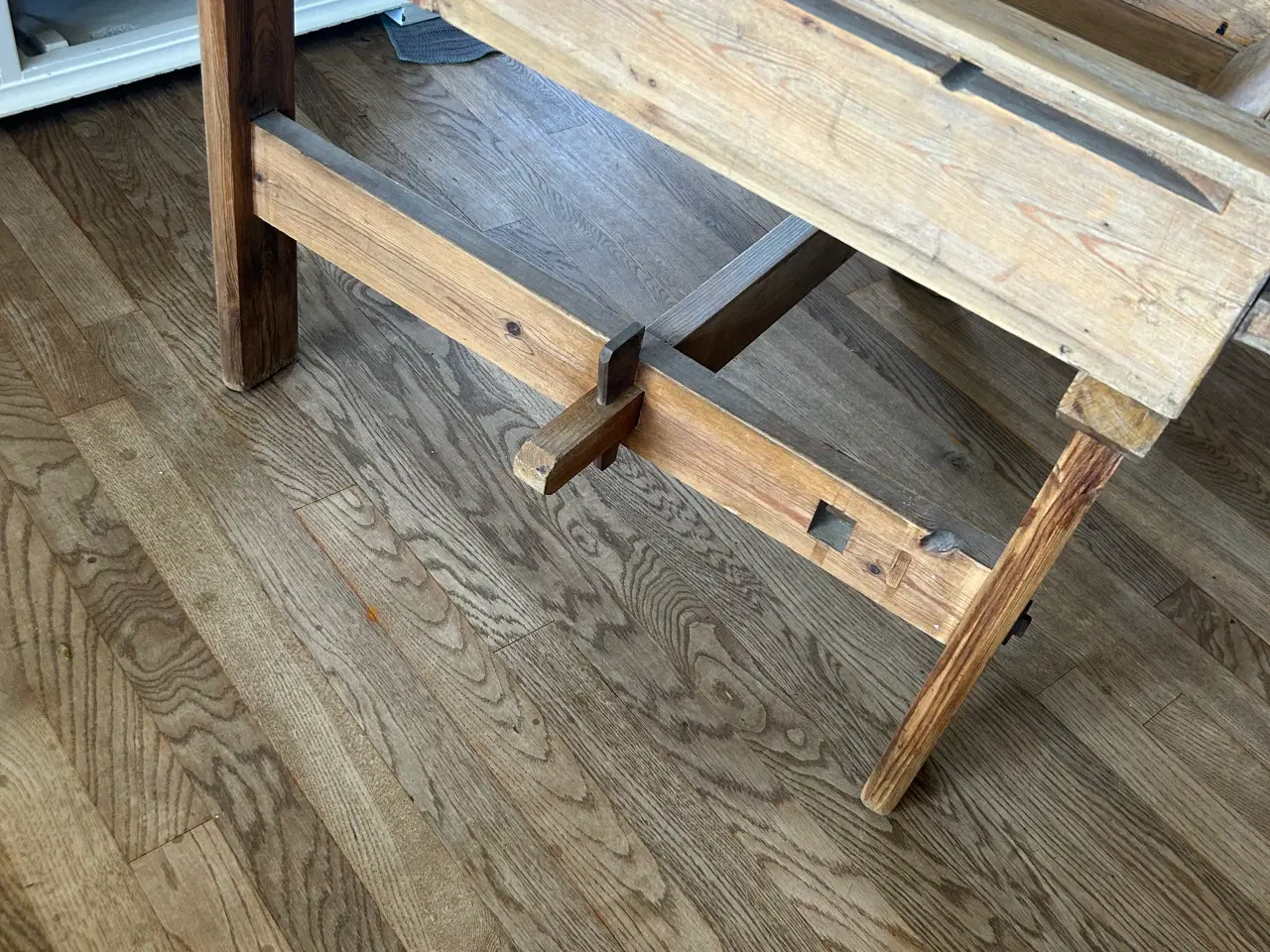 Billede 9 - Træ snedkerbænk / arbejdsbord med skruestik