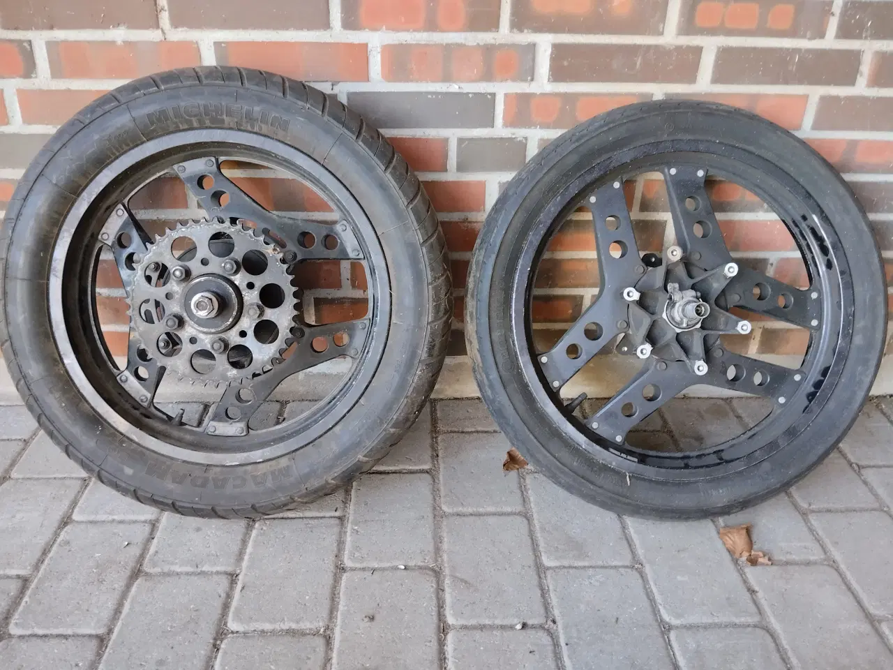 Billede 1 - MC hjul formentlig Honda  GIVES VÆK