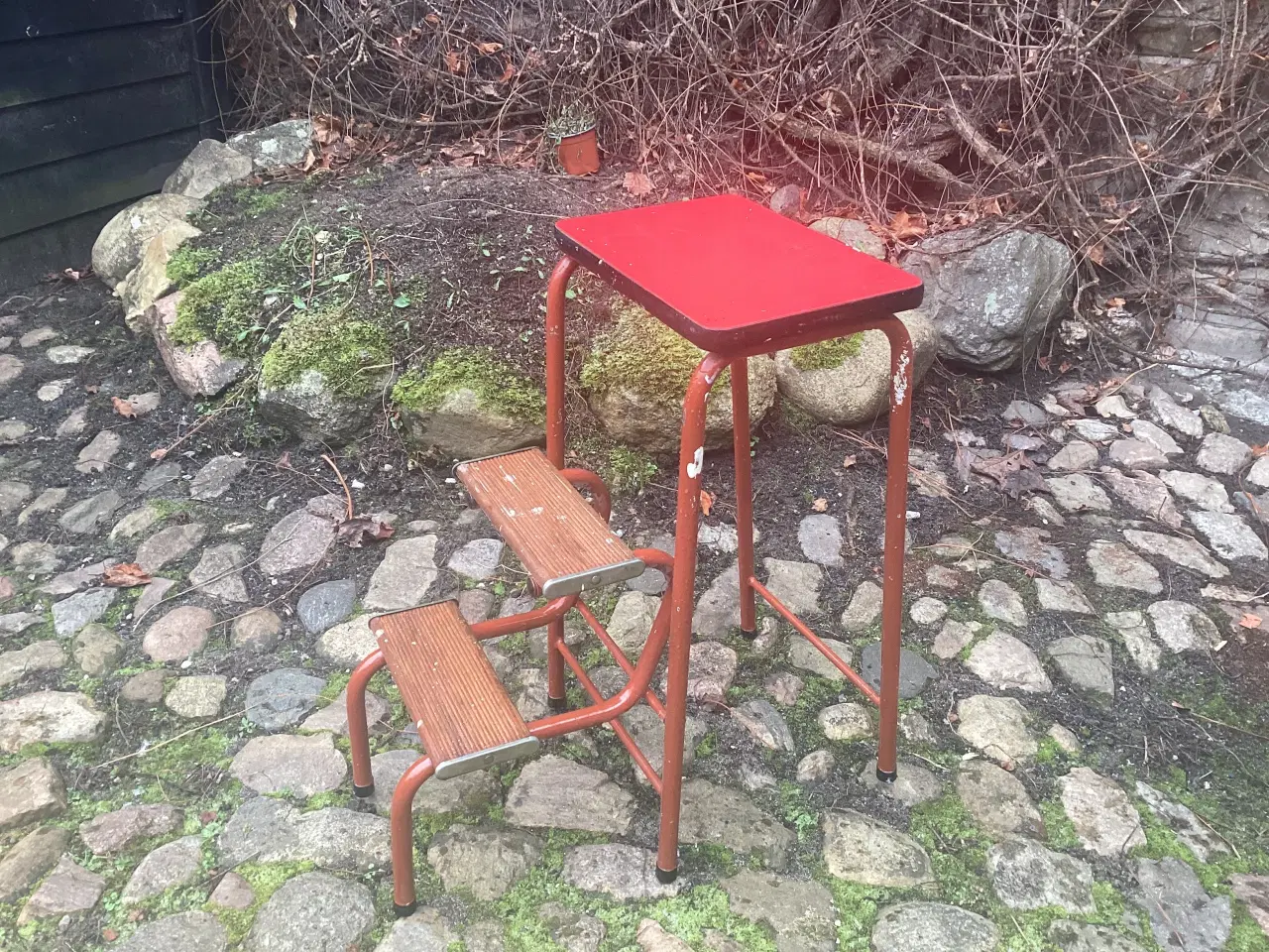 Billede 2 - Taburetter med trin. 2 forskellige