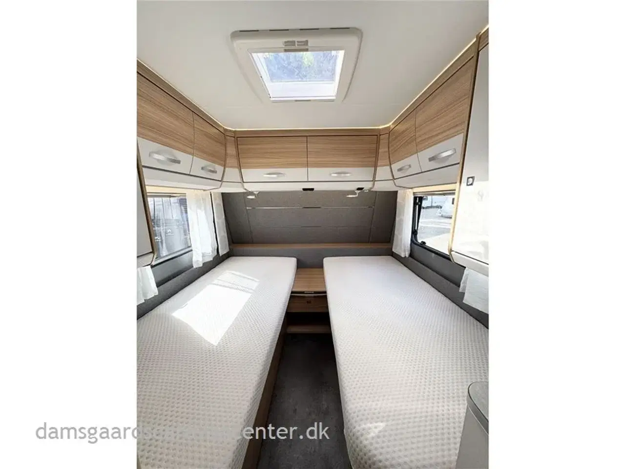 Billede 14 - 2022 - Dethleffs Camper 460 EL D-Line   Enkeltsenge-Lamel-Gulvtemp.-Mover-Telt