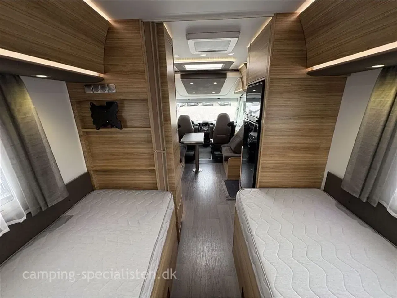 Billede 14 - 2019 - Adria Sonic Plus I700   Adria Sonic Plus I 700 DLT 2019 - Alde varme - Se den nu hos Camping-Specialisten.dk