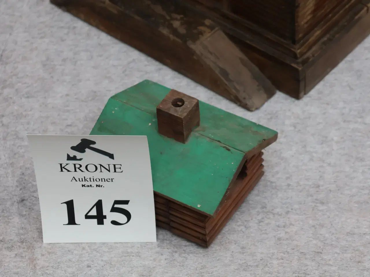 Billede 5 - 4 Stk Modelhuse i træ. 