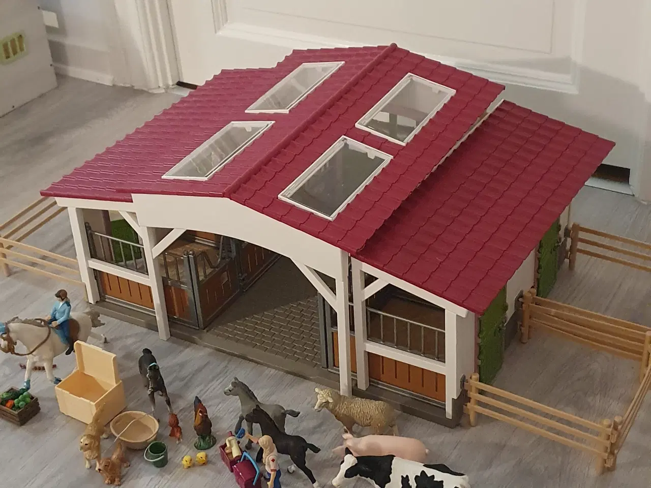 Billede 5 - Schleich. Heste. Stald.