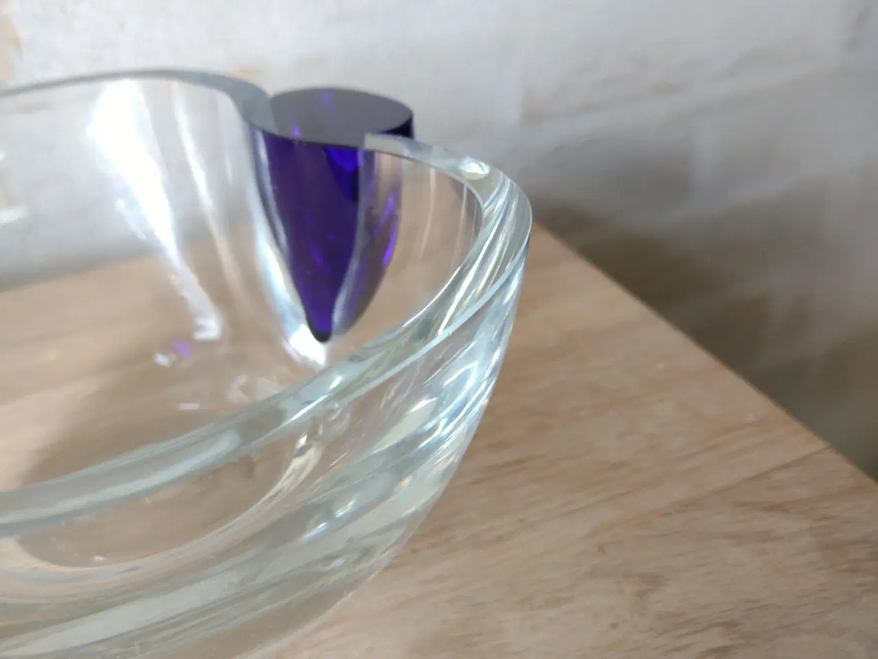 Billede 2 - Skål i klar og blå glas 