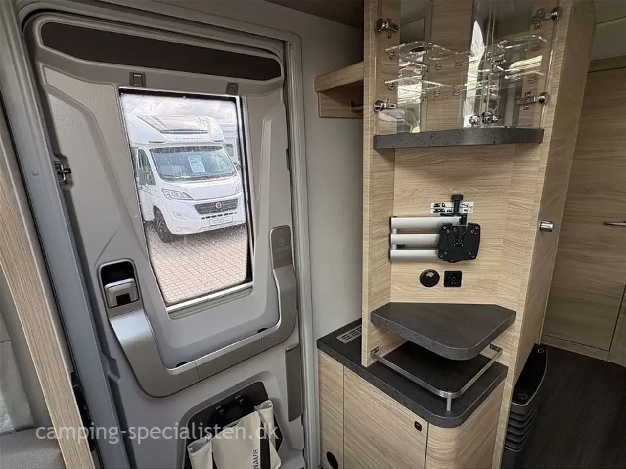 Billede 7 - 2021 - Knaus Südwind 500 UF "60 Years Celebration"   Pæn og meget veldholdt campingvogn - Knaus Südwind 500 UF fra 2021 - Kan nu opleves hos Camping-Specialisten i Silkeborg