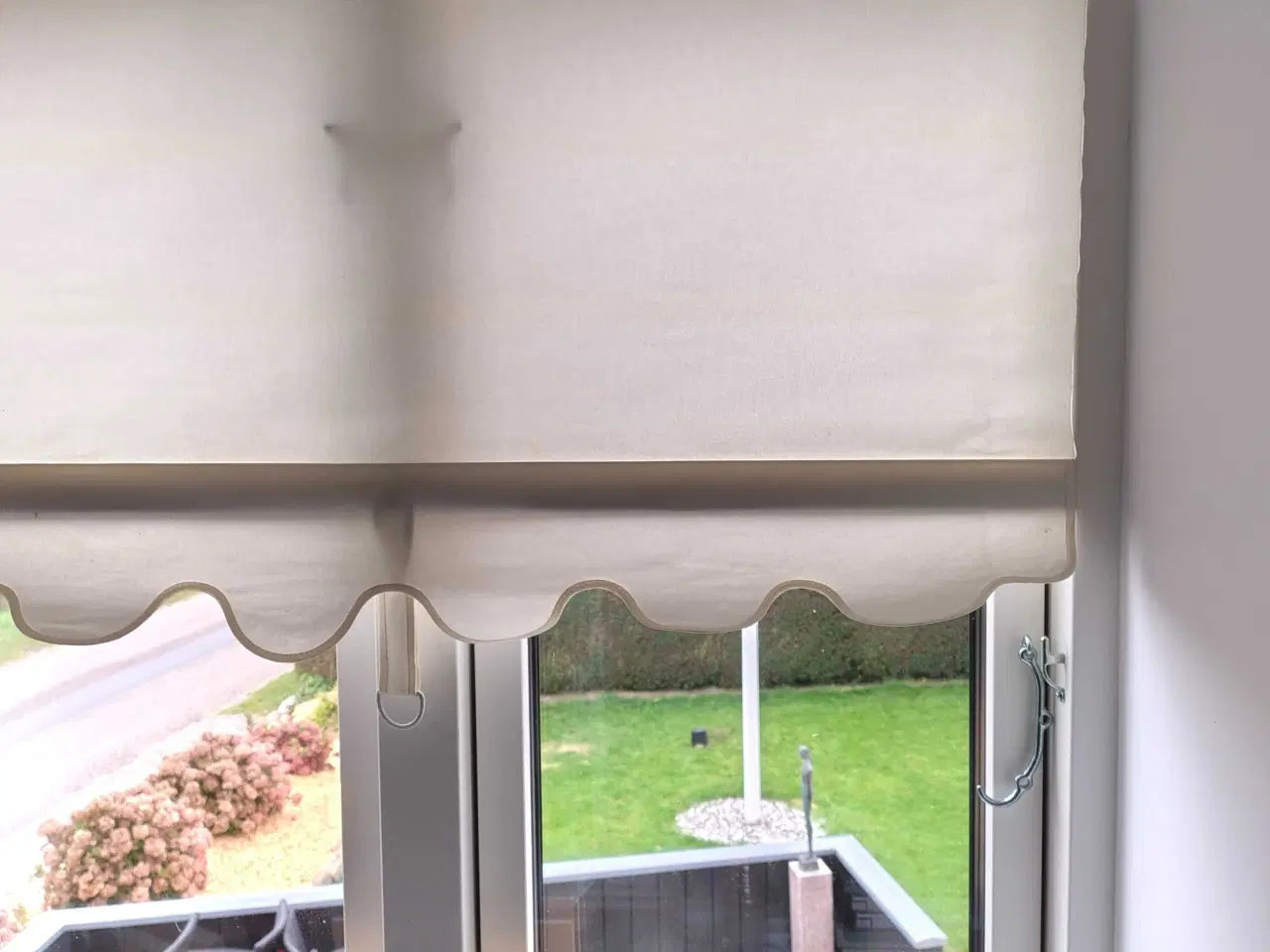 Billede 2 - Rullegardin med fjedertræk