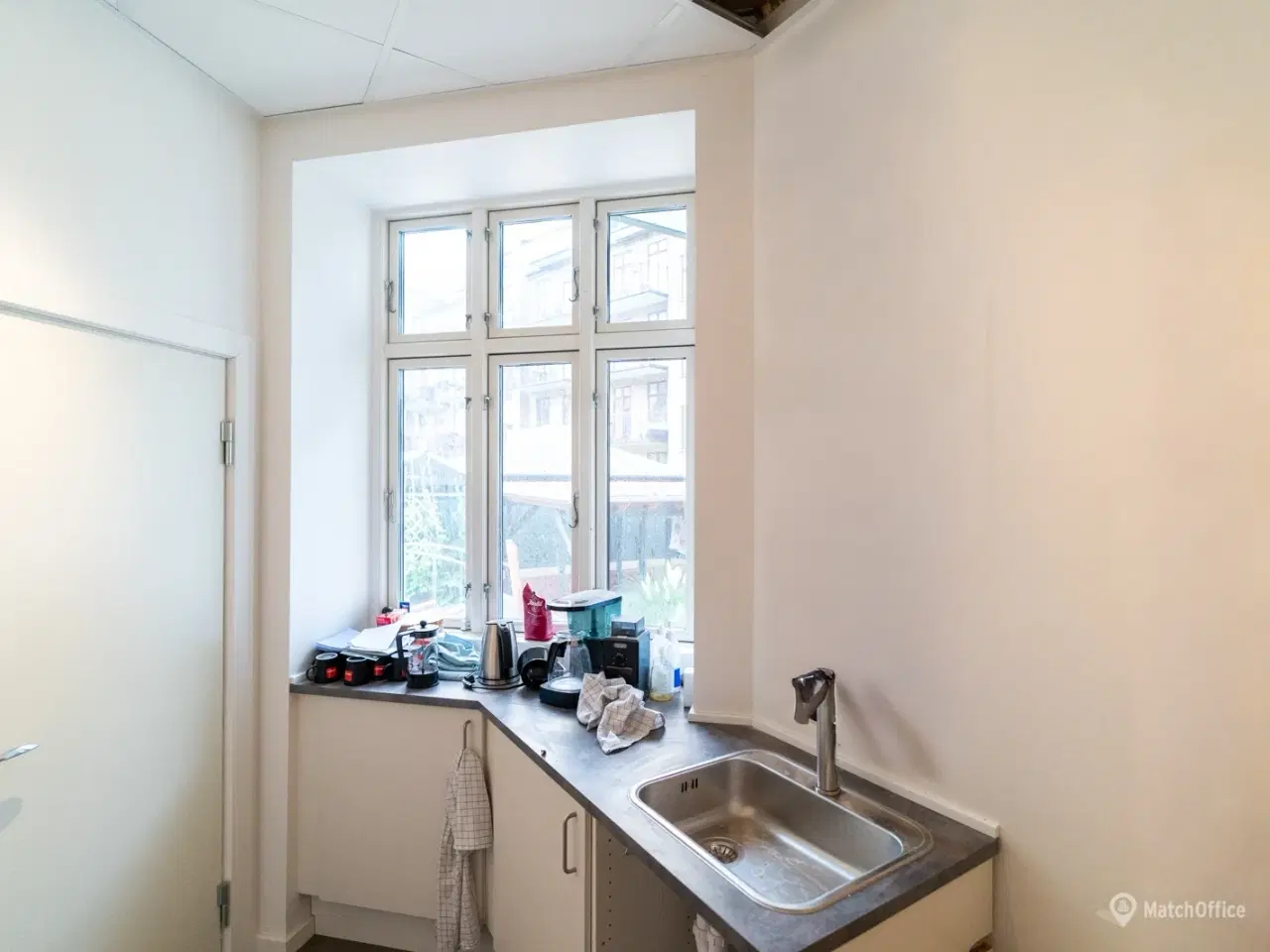 Billede 9 - SÆLGES: Gennemlyst og præsentabel erhvervsandel med markant facade – tæt ved Ryparken Station